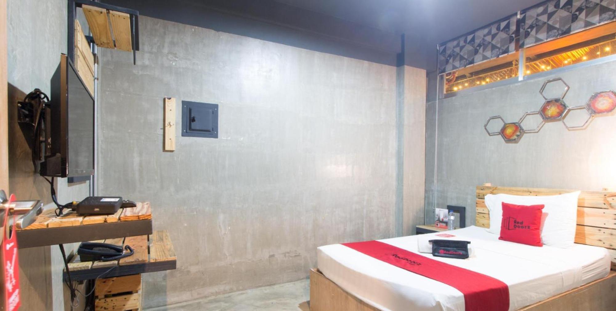 RedDoorz Plus @ Taft North Mandurriao Iloilo City Exterior foto
