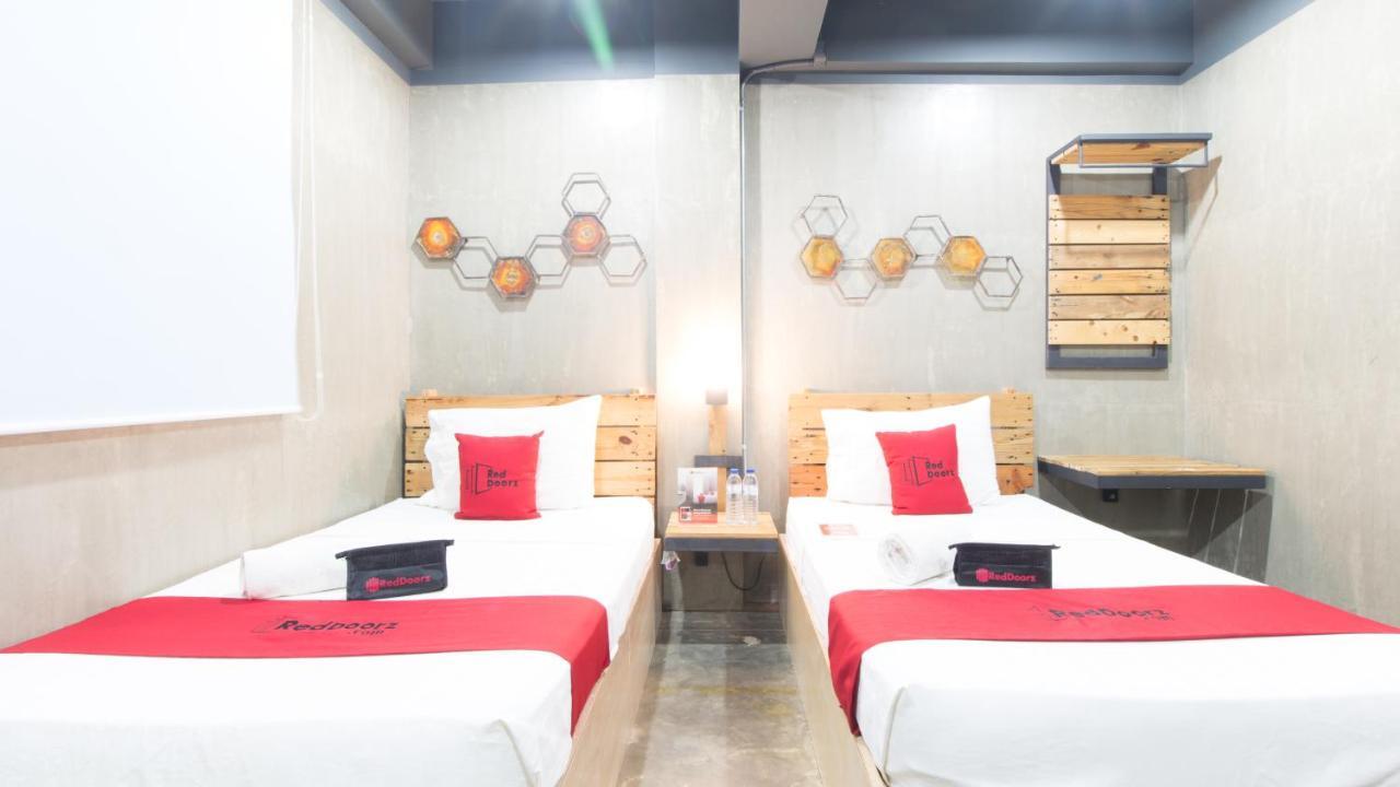 RedDoorz Plus @ Taft North Mandurriao Iloilo City Exterior foto
