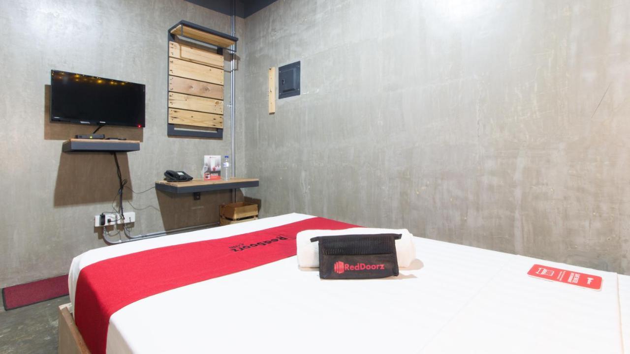 RedDoorz Plus @ Taft North Mandurriao Iloilo City Exterior foto